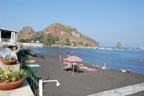 Hotel Conti Vulcano  Exterior photo